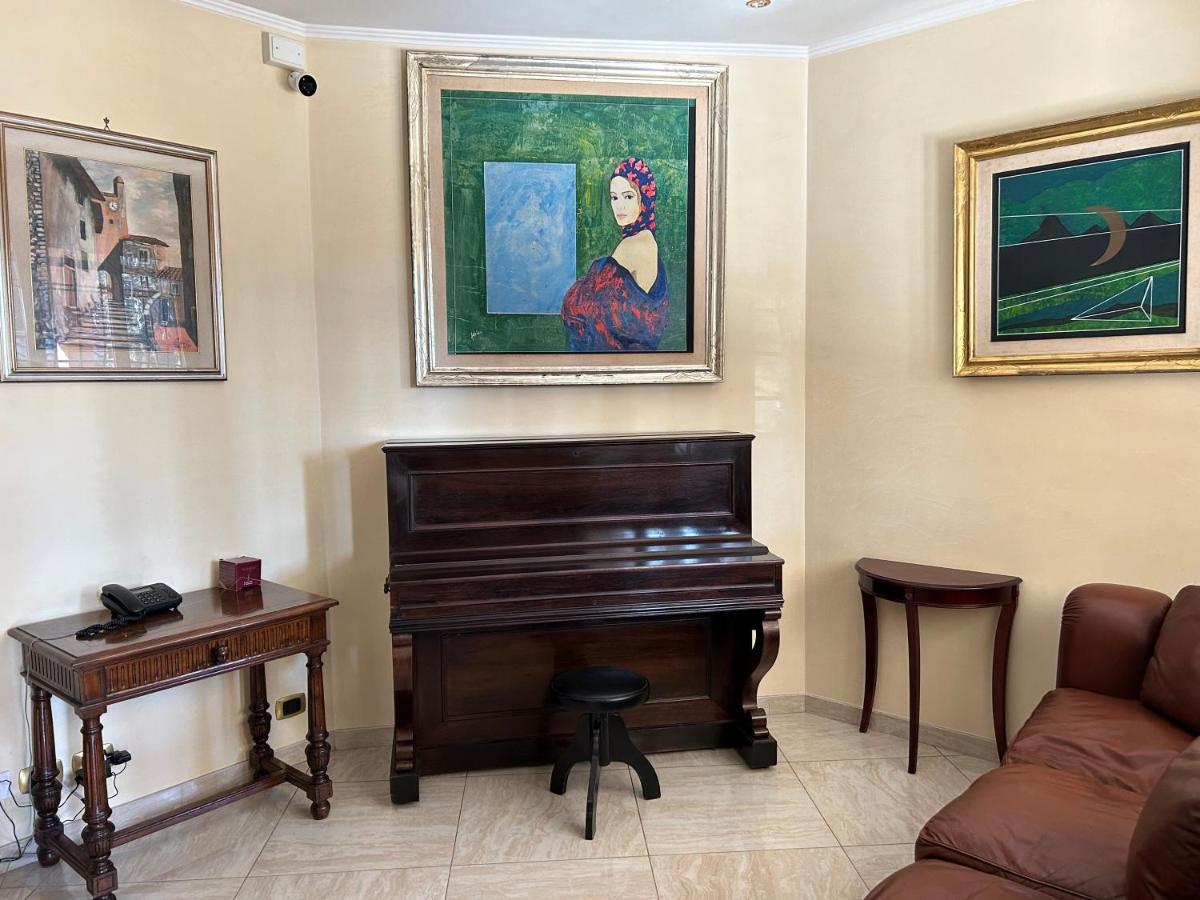 Villa Visconti - Anagnina By Ghor Рим Екстериор снимка